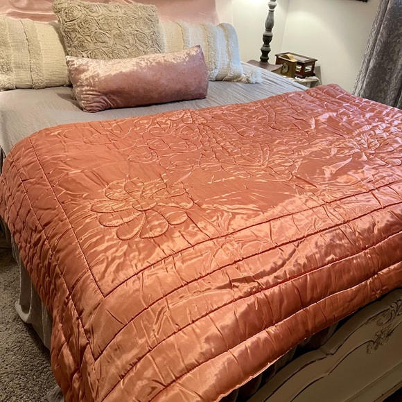 Vintage Bedding Hollywood Regency Vintage Quilted Satin Bedspread Comforter Throw Glamorous